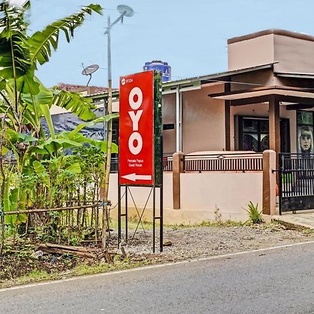 Oyo 91334 Permata Papua Guest House Pameungpeuk  Екстер'єр фото
