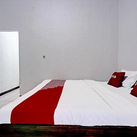 Oyo 91334 Permata Papua Guest House Pameungpeuk  Екстер'єр фото