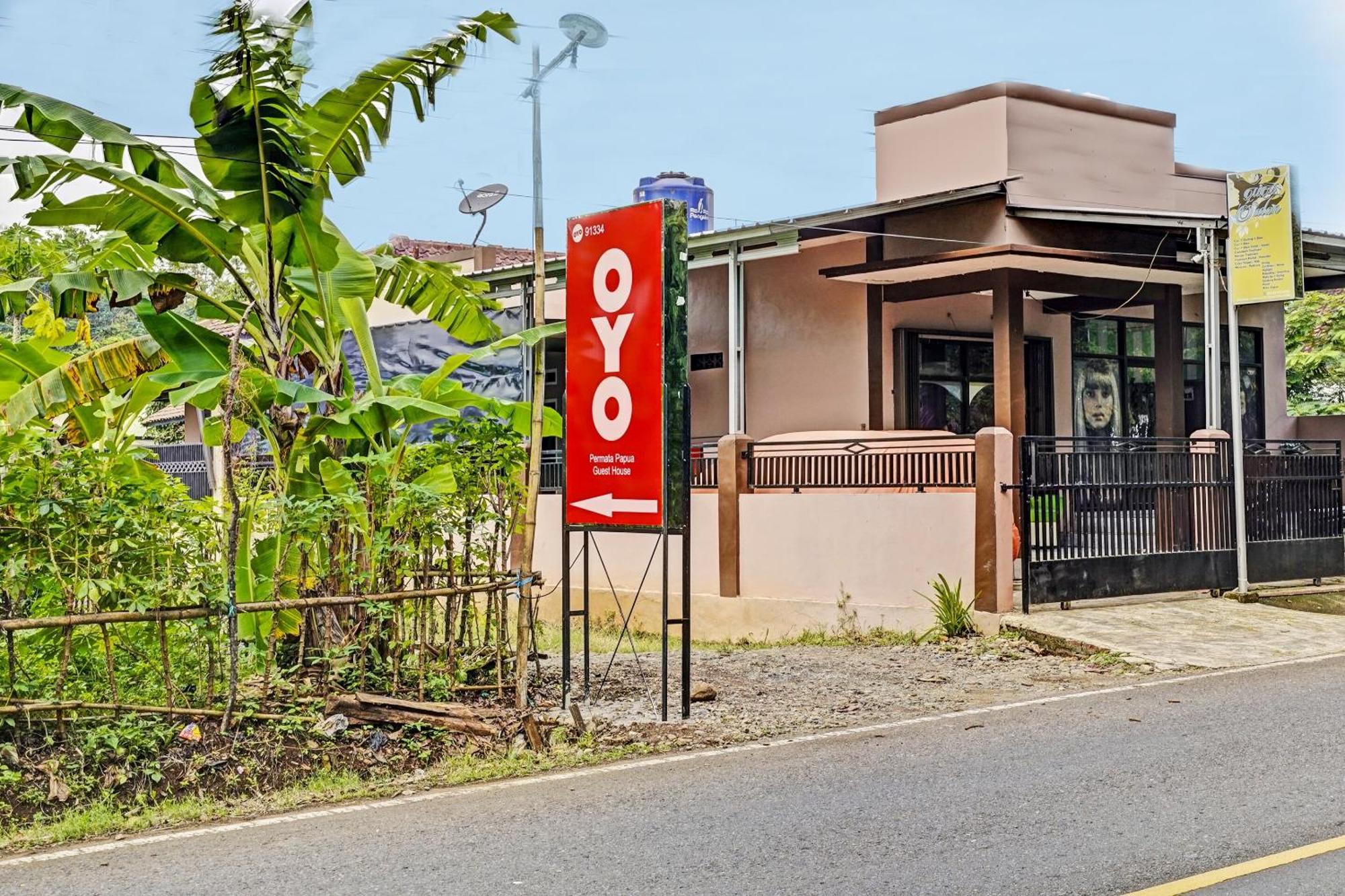 Oyo 91334 Permata Papua Guest House Pameungpeuk  Екстер'єр фото
