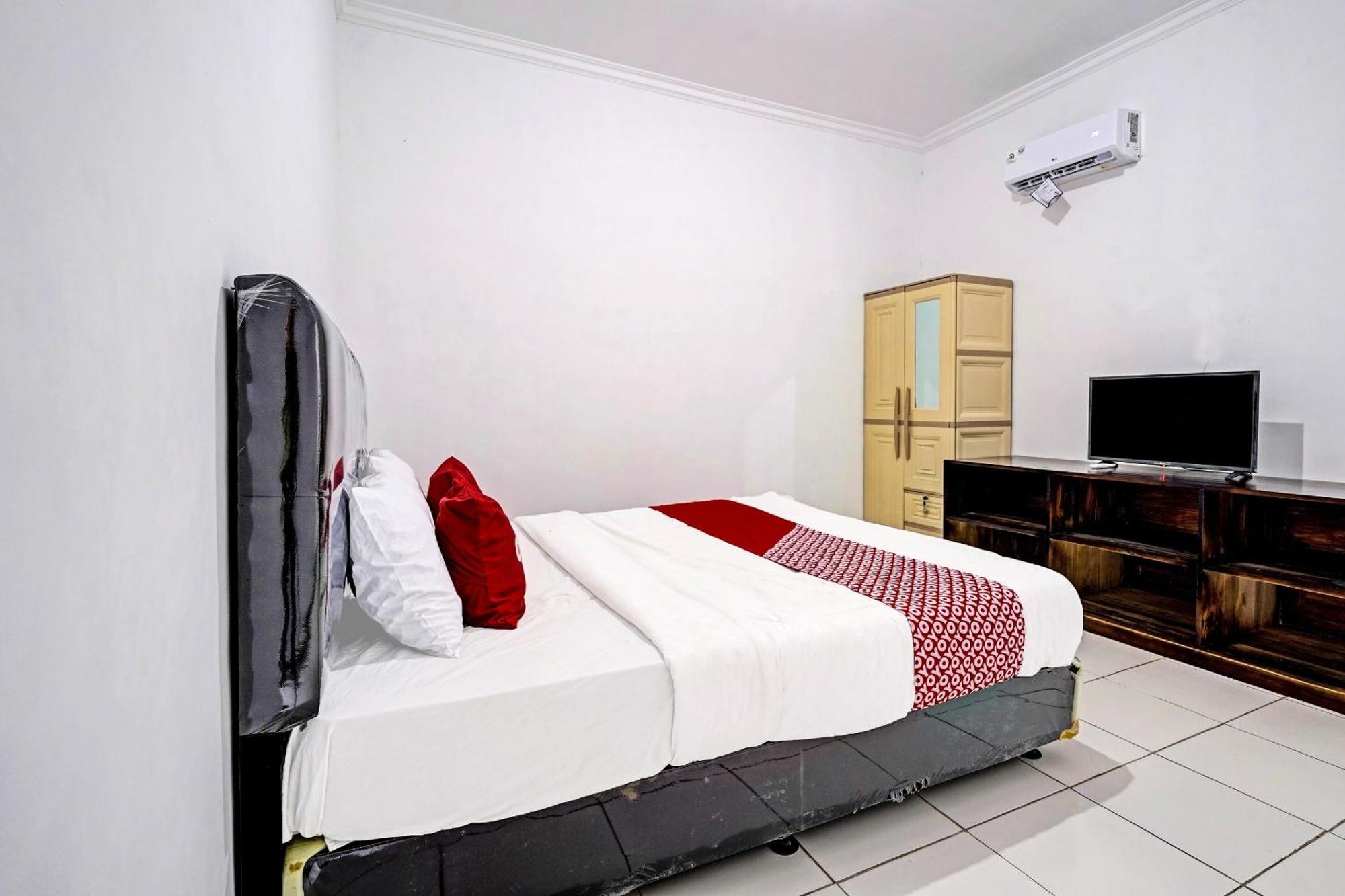 Oyo 91334 Permata Papua Guest House Pameungpeuk  Екстер'єр фото