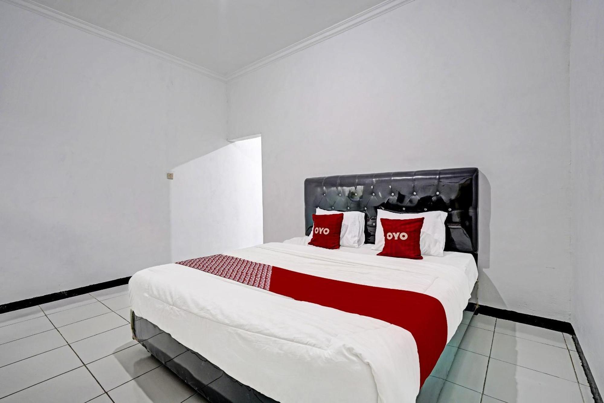 Oyo 91334 Permata Papua Guest House Pameungpeuk  Екстер'єр фото