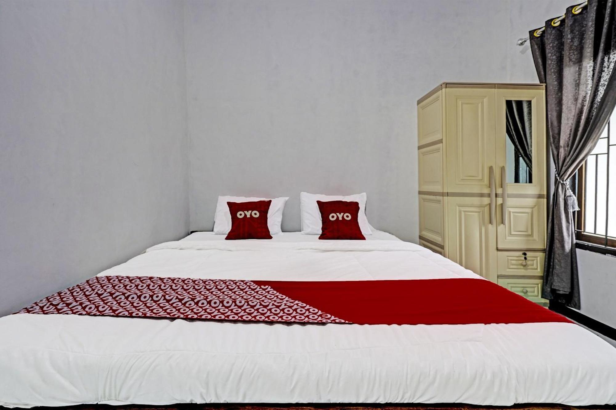 Oyo 91334 Permata Papua Guest House Pameungpeuk  Екстер'єр фото