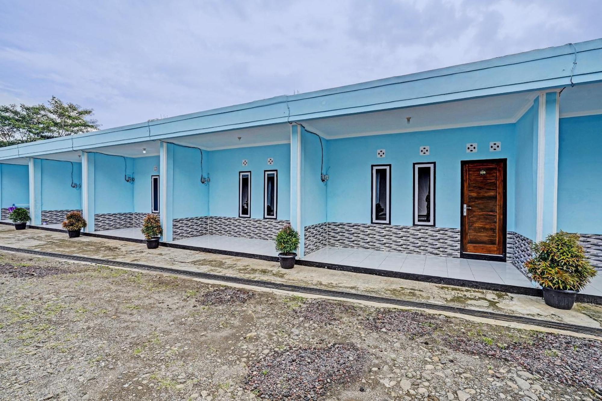 Oyo 91334 Permata Papua Guest House Pameungpeuk  Екстер'єр фото